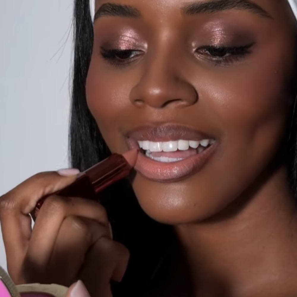 Too Faced Hot Chocolate Cocoa Bold Lipstick- (Mid-tone Nude) - Picture 5 of 15